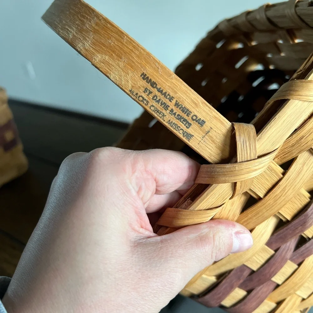 Vintage Hand Woven White Oak Cherokee Gathering Davis Basket Walnut/Bloodroot